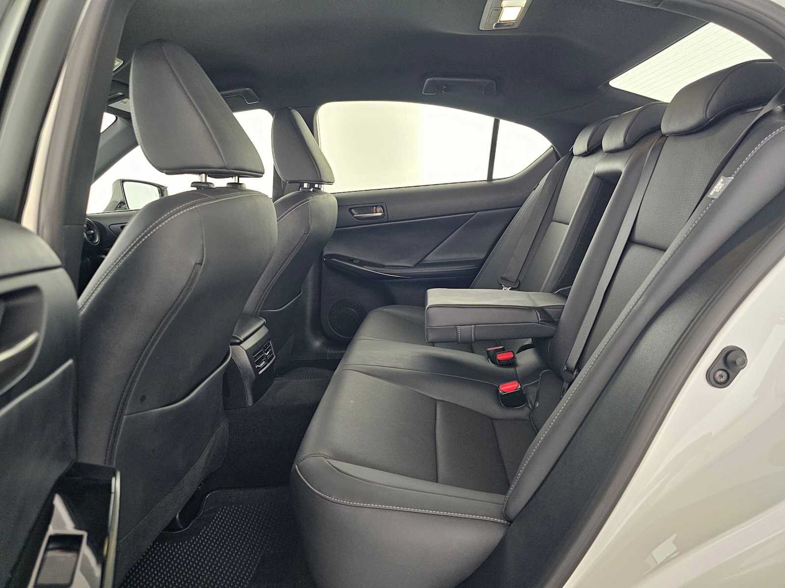 Certified 2025 Lexus IS 300 F Sport RWD image 16