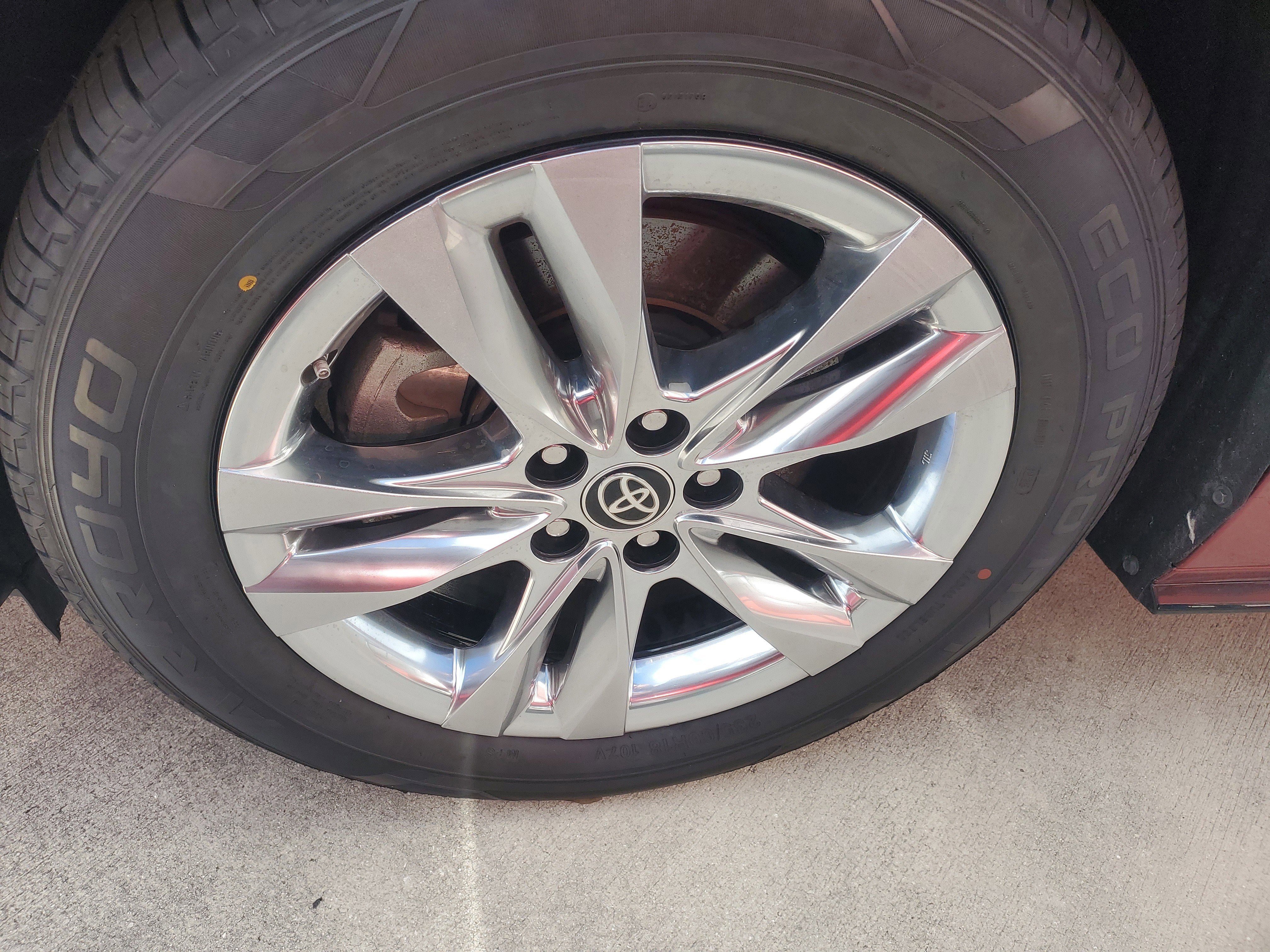 Used 2023 Toyota Sienna Limited image 4