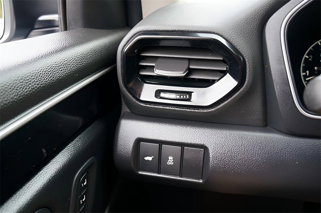 Used 2024 Honda Pilot Touring image 13