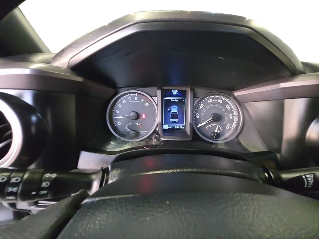 Used 2019 Toyota Tacoma TRD Sport AWD/4WD image 14