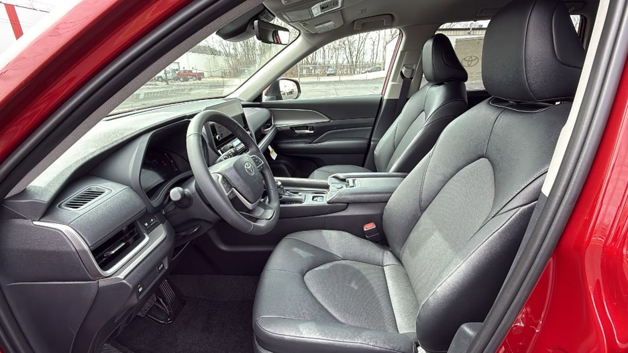New 2026 Toyota Grand Highlander XLE image 29