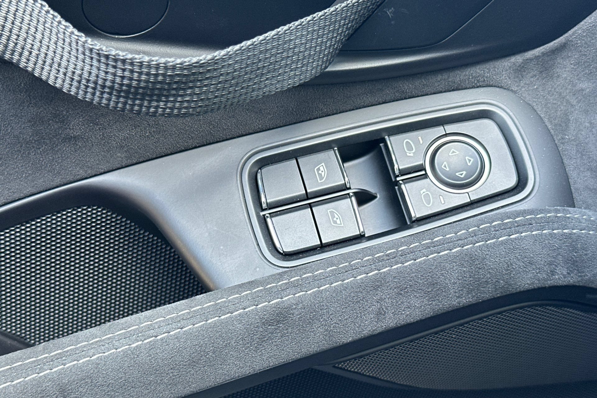 Certified 2018 Porsche 911 GT2 RS RWD image 13