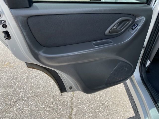 Used 2005 MAZDA Tribute s w/ Package 1 AWD/4WD image 19