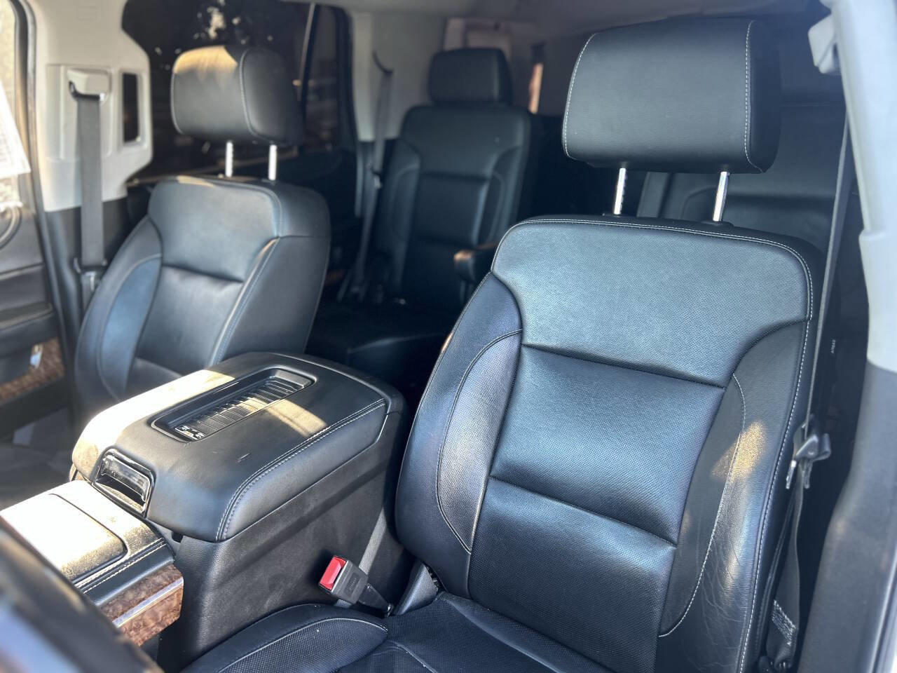 Used 2018 Chevrolet Tahoe Premier w/ RST Edition image 17