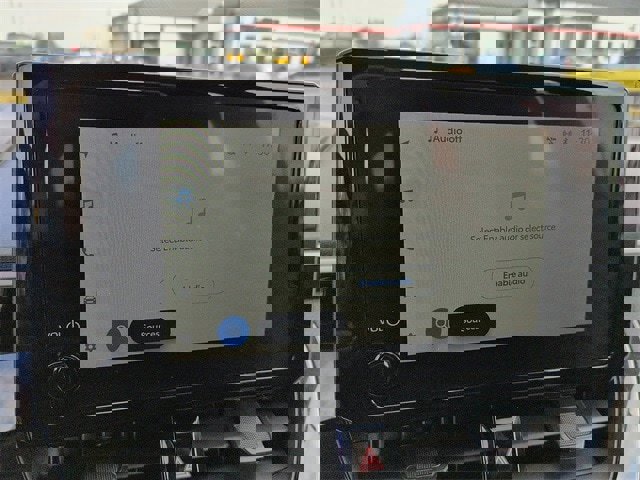 Certified 2025 Toyota Corolla LE image 21