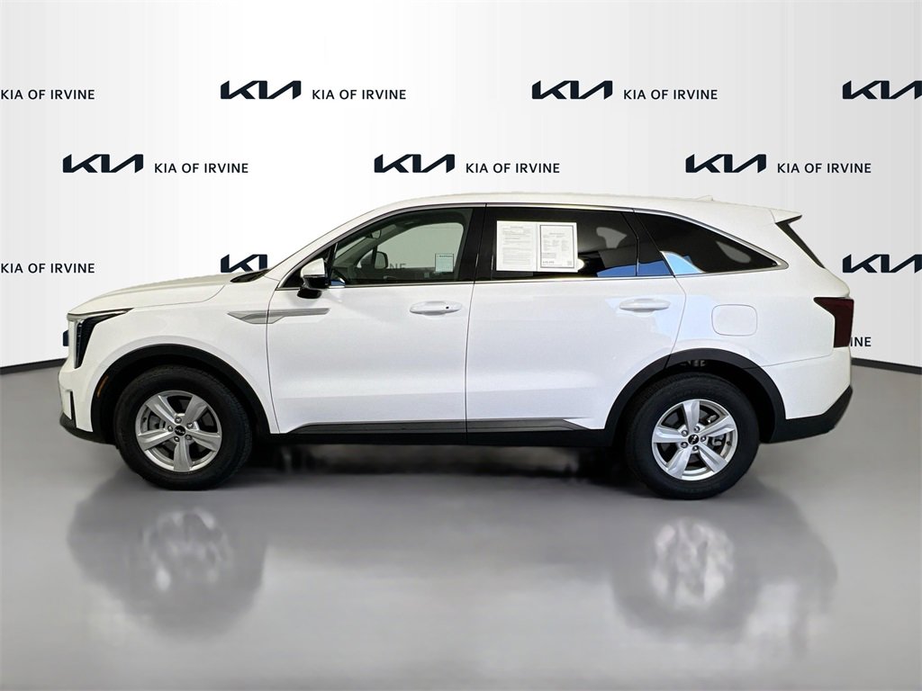 Certified 2024 Kia Sorento LX image 5