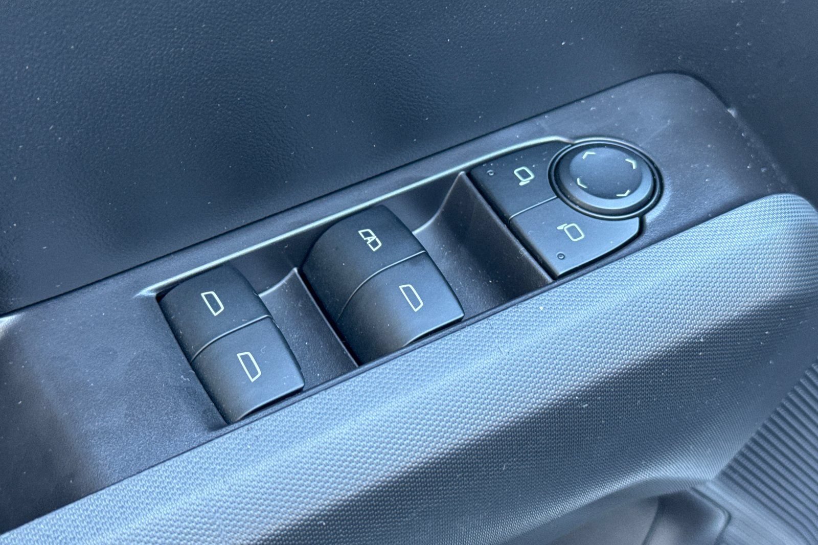 Used 2026 Chevrolet Colorado LT RWD image 13