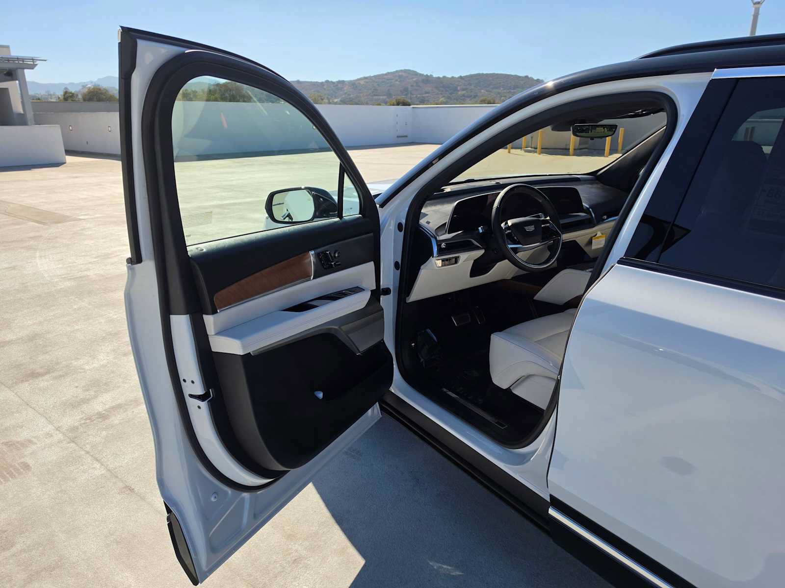 New 2027 Cadillac Vistiq Luxury AWD/4WD image 22