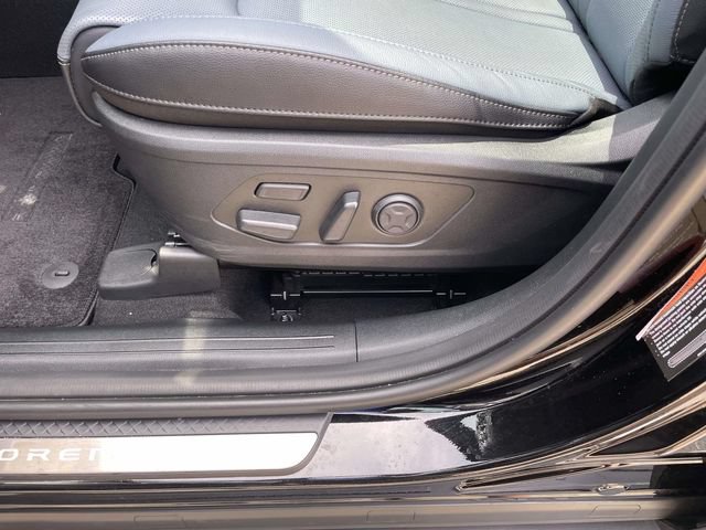 Certified 2025 Kia Sorento SX Prestige AWD/4WD image 19