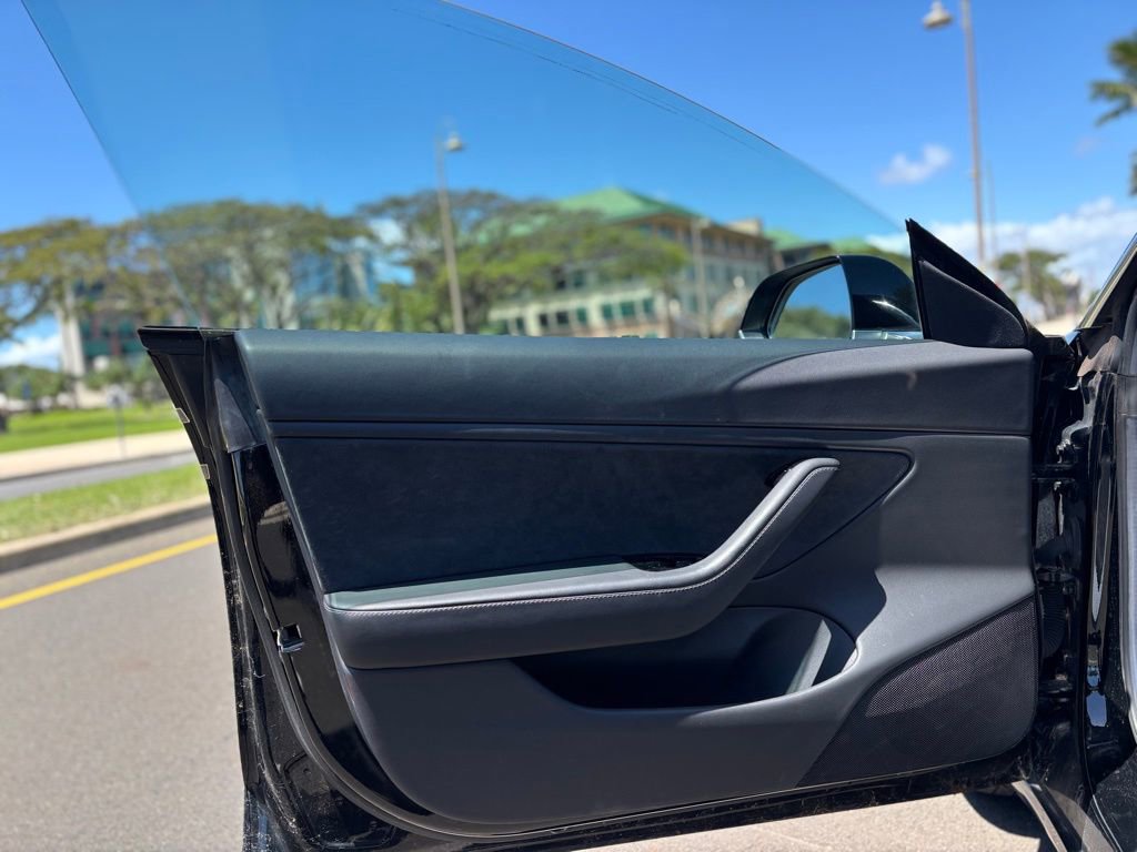 Used 2018 Tesla Model 3 Long Range image 14