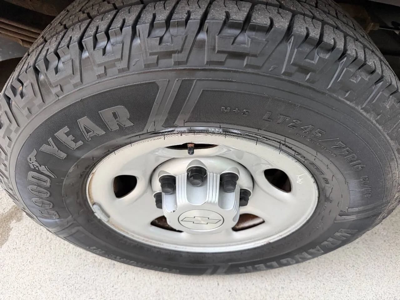 Used 2015 Chevrolet Express 2500 w/ Cold Climate Package RWD image 45