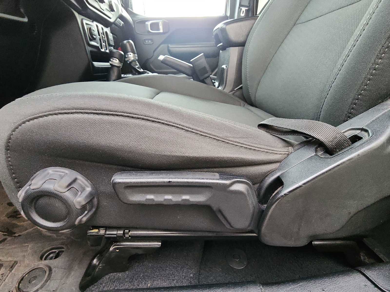 Used 2021 Jeep Wrangler Unlimited Willys image 13