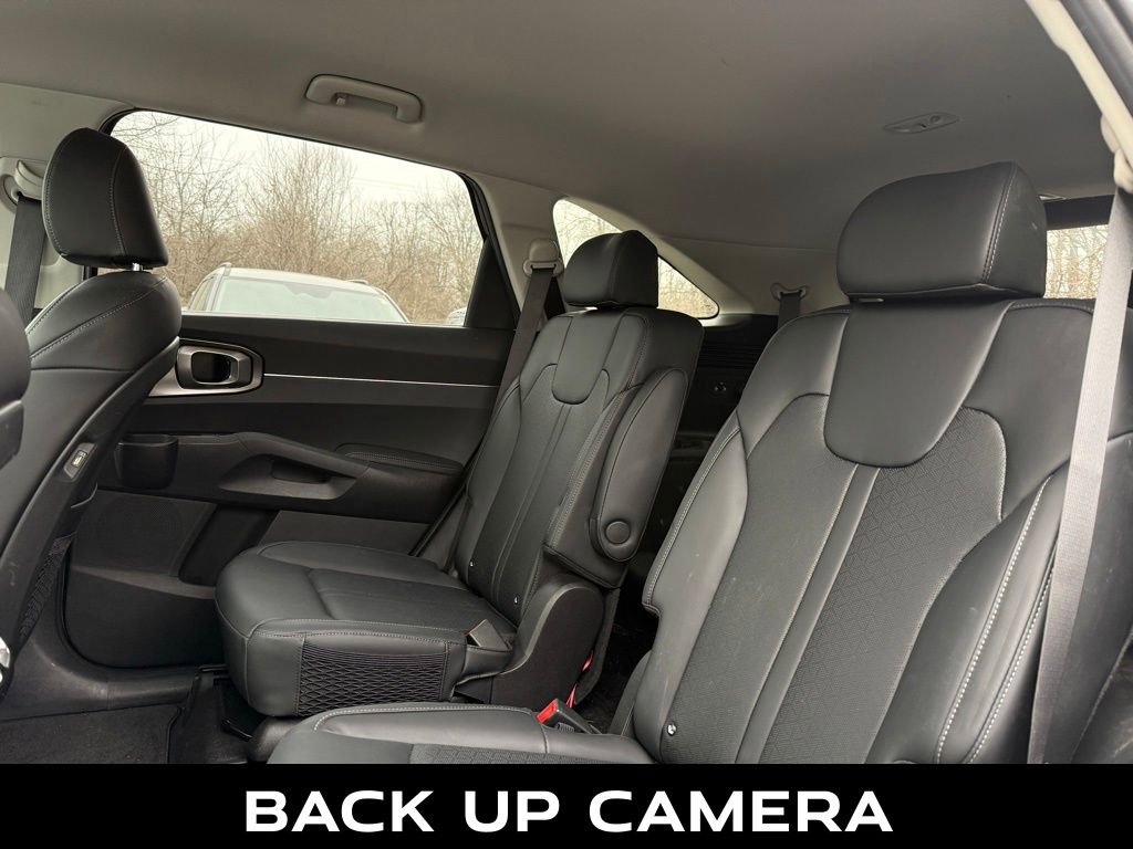 Certified 2023 Kia Sorento EX image 9