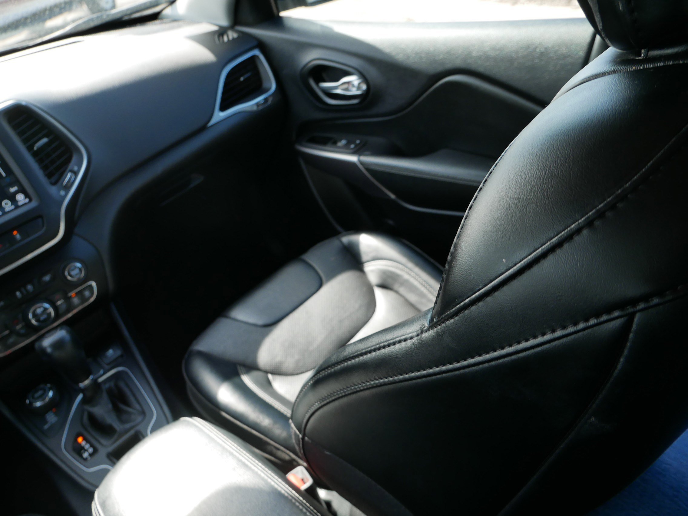 Used 2022 Jeep Cherokee Latitude Lux image 11