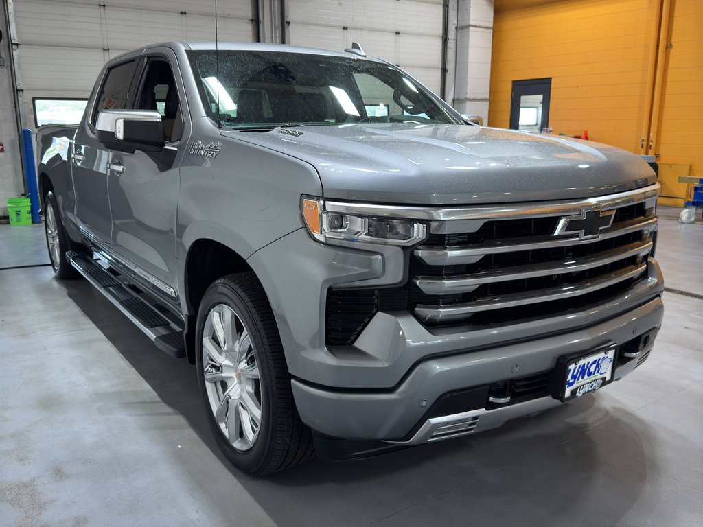 Used 2025 Chevrolet Silverado 1500 High Country w/ High Country Premium Package AWD/4WD image 7
