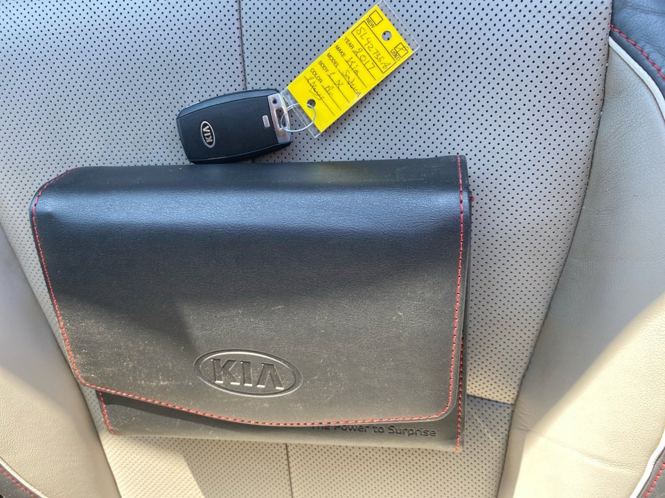Used 2017 Kia Sedona LX w/ LX Essentials Premium Package FWD image 38