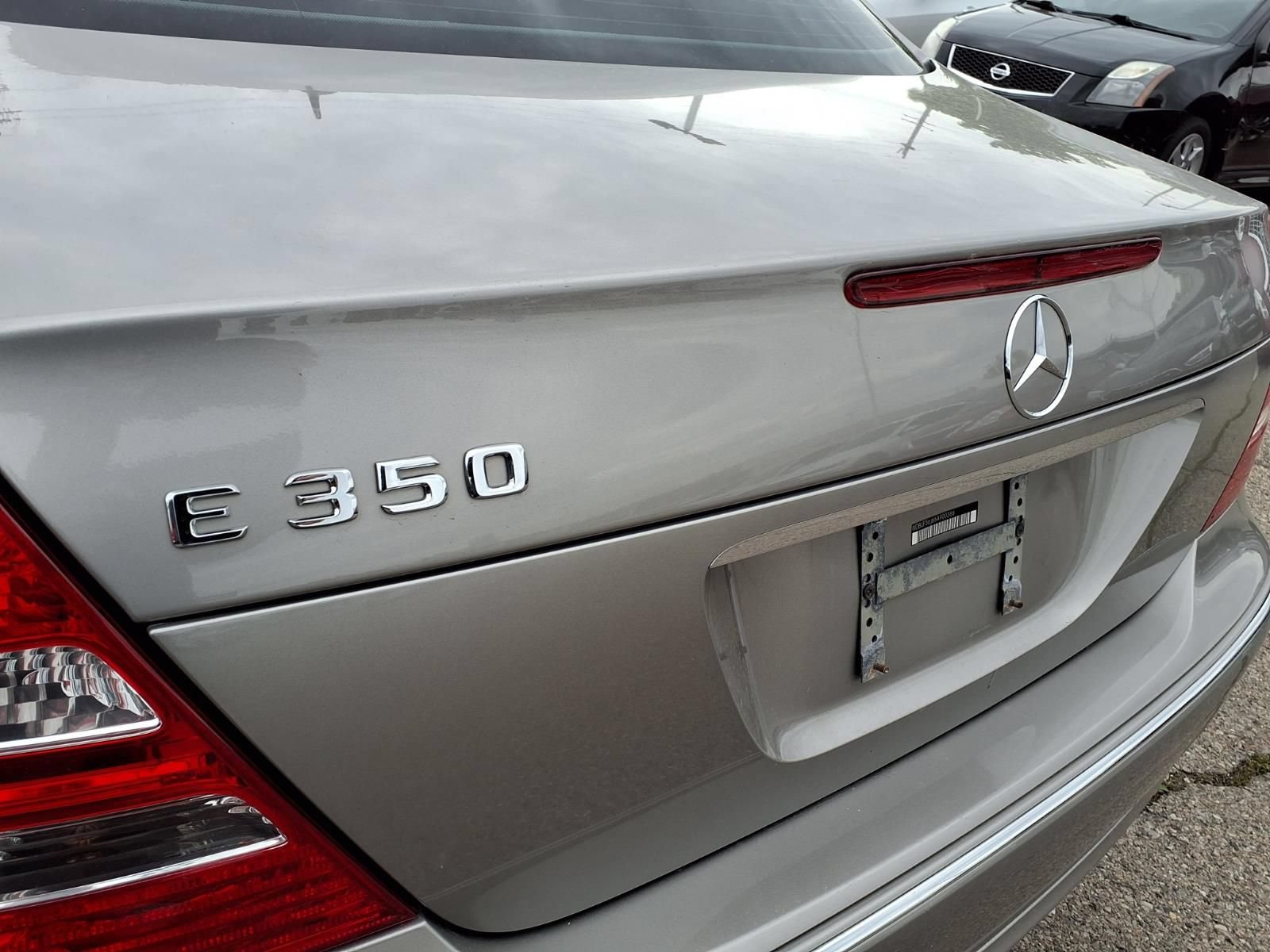 Used 2006 Mercedes-Benz E 350 Sedan w/ Premium Pkg image 9