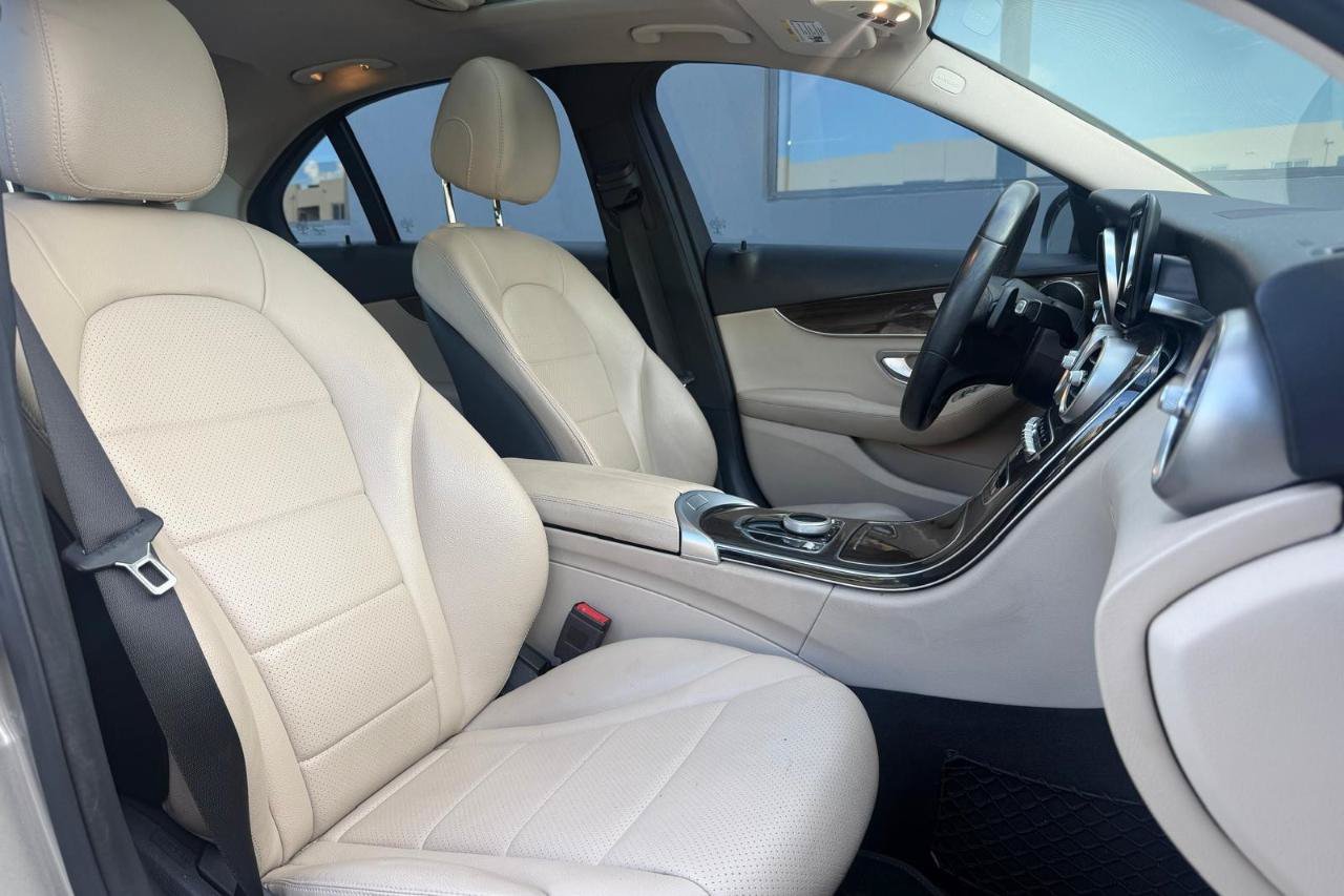 Used 2019 Mercedes-Benz C 300 Sedan image 19