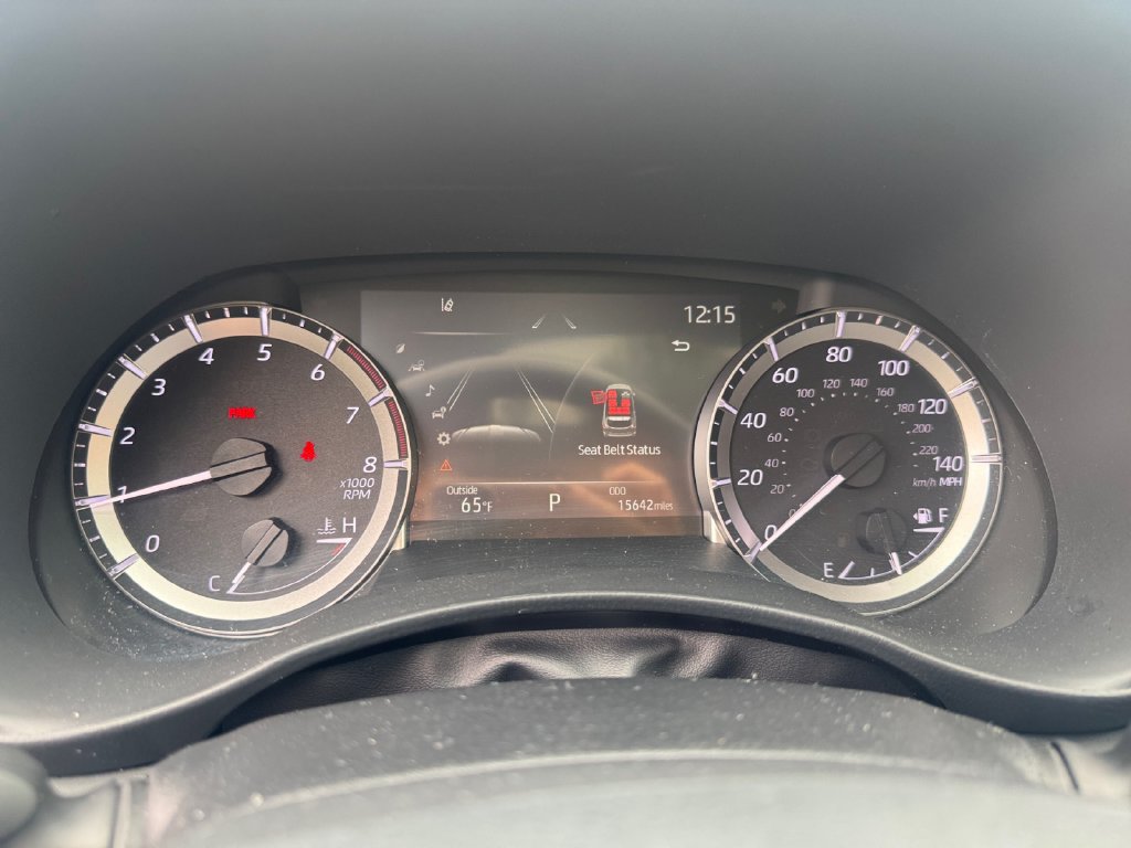 Used 2023 Toyota Highlander XLE AWD/4WD image 16