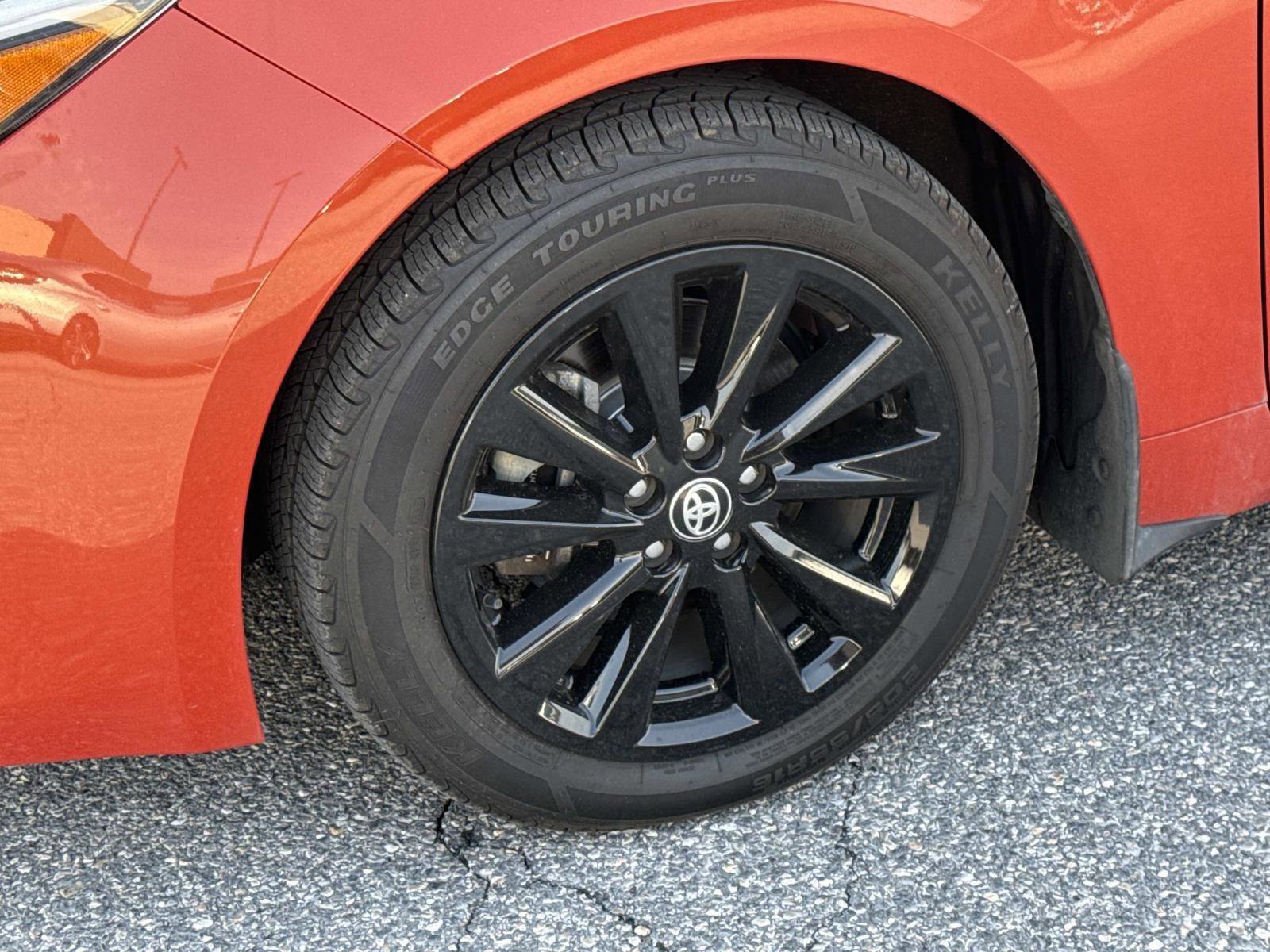 Used 2023 Toyota Corolla SE w/ SE Premium Package image 29