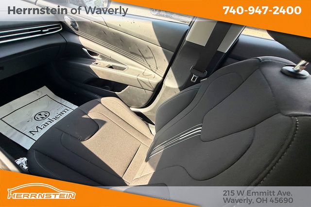 Used 2024 Hyundai Elantra SEL FWD image 11