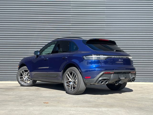Certified 2025 Porsche Macan image 3