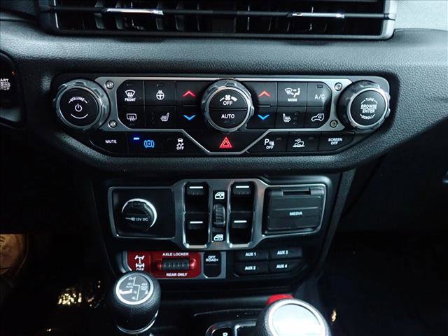 Used 2024 Jeep Wrangler Unlimited AWD/4WD image 17