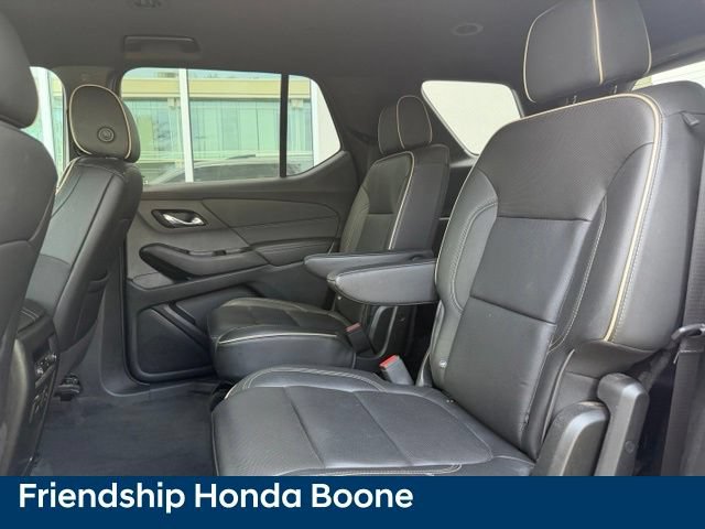 Used 2023 Chevrolet Traverse Premier FWD image 33