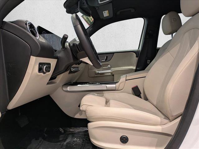 Certified 2025 Mercedes-Benz GLB 250 4MATIC image 17