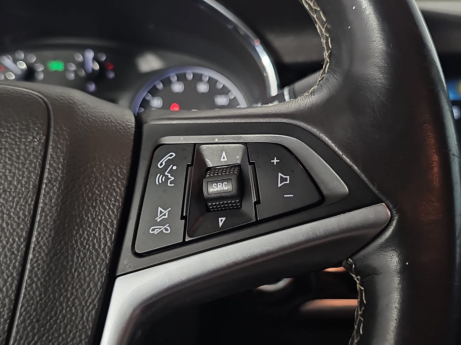 Used 2019 Buick Encore Preferred FWD image 17