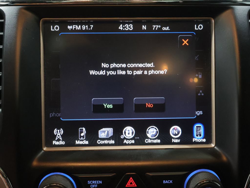 Used 2017 Jeep Grand Cherokee Overland w/ Jeep Active Safety Group AWD/4WD image 35