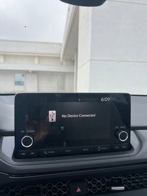 Used 2023 Honda Accord EX image 4