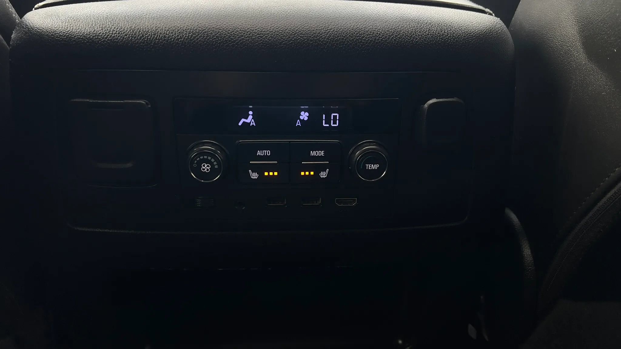 Used 2020 GMC Yukon XL Denali w/ Open Road Package image 34