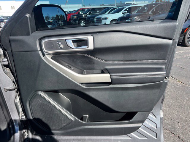 Used 2022 Ford Explorer XLT AWD/4WD image 10
