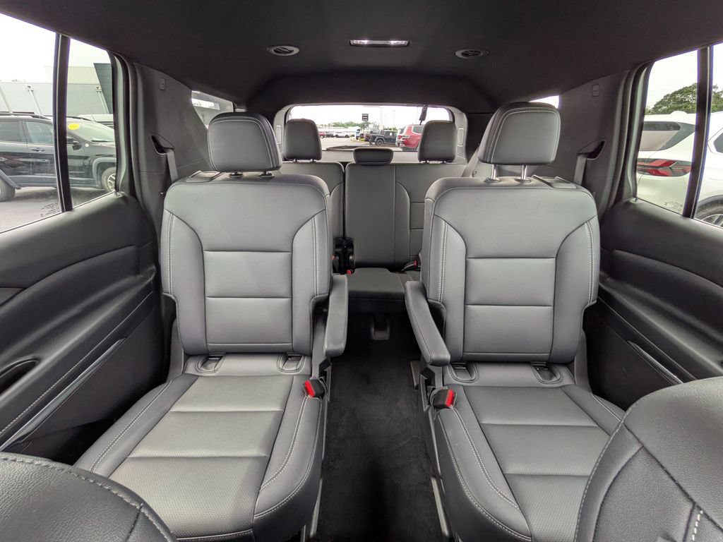 Used 2026 Chevrolet Traverse LT AWD/4WD image 21
