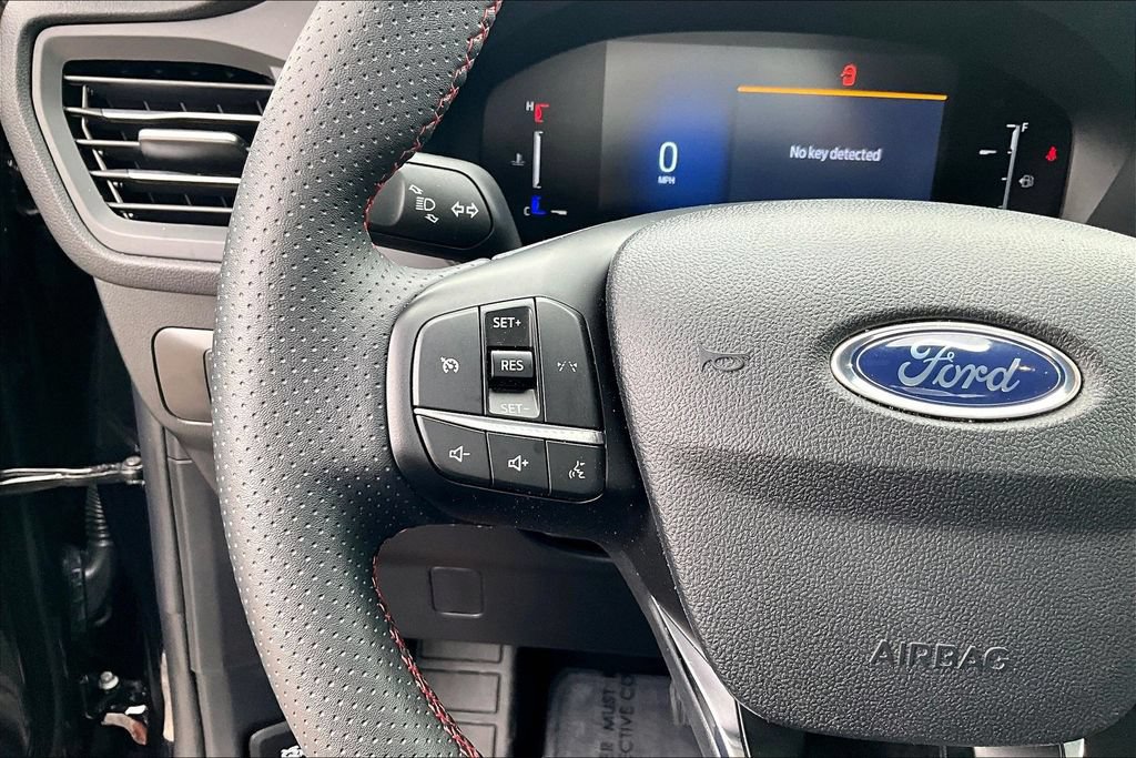 Used 2025 Ford Escape ST-Line AWD/4WD image 28