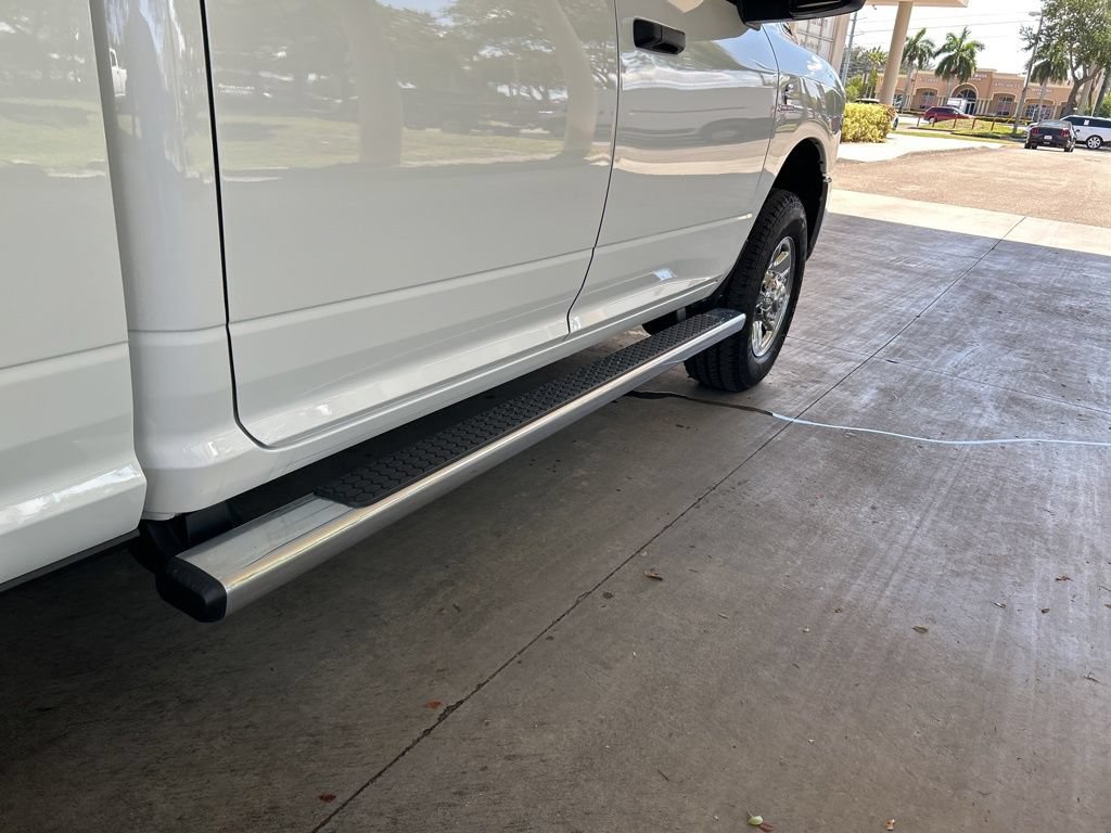 Used 2025 RAM 3500 Tradesman w/ Chrome Appearance Group AWD/4WD image 25