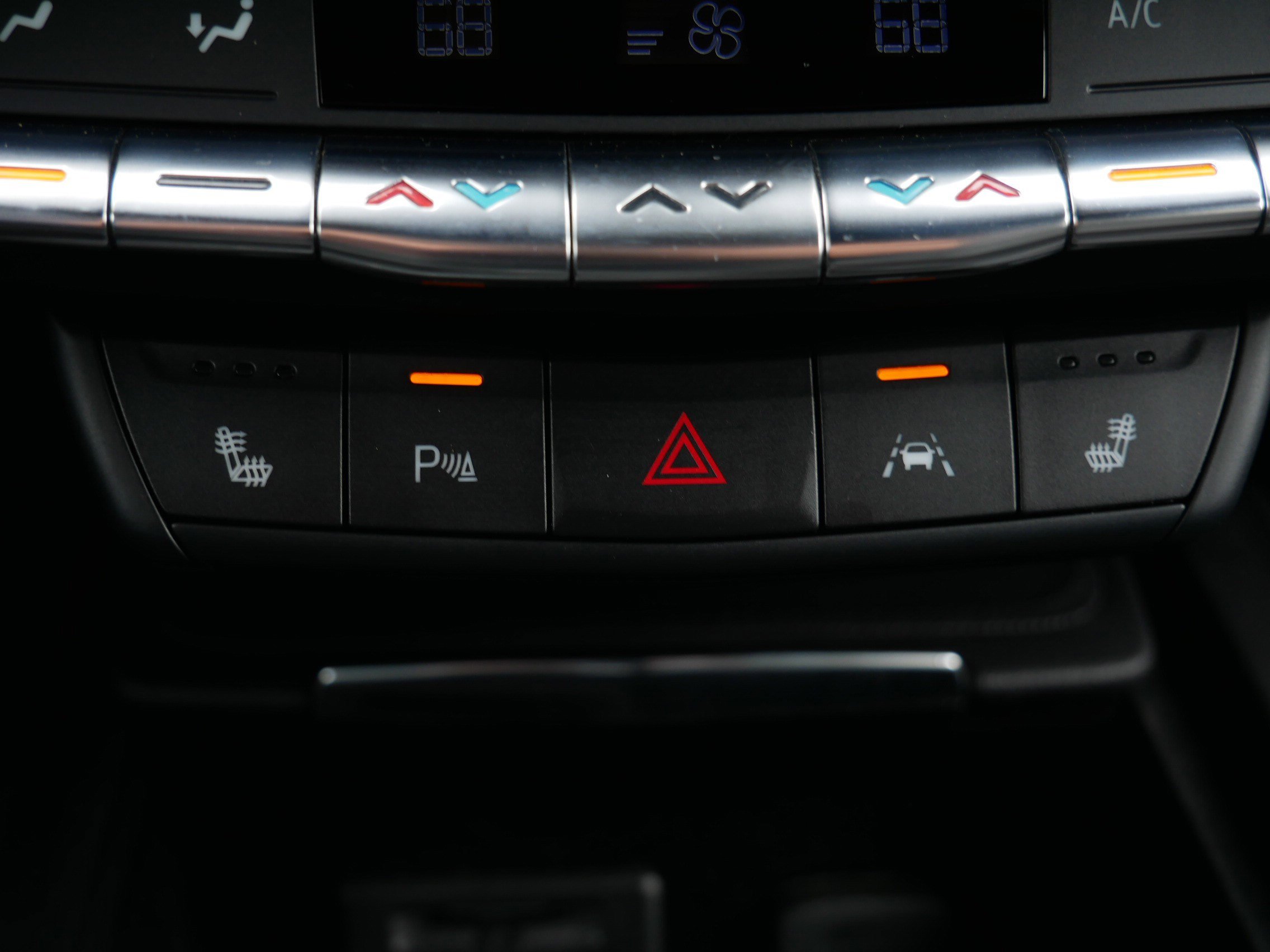 Used 2019 Cadillac XT4 Premium Luxury w/ Technology Package AWD/4WD image 33