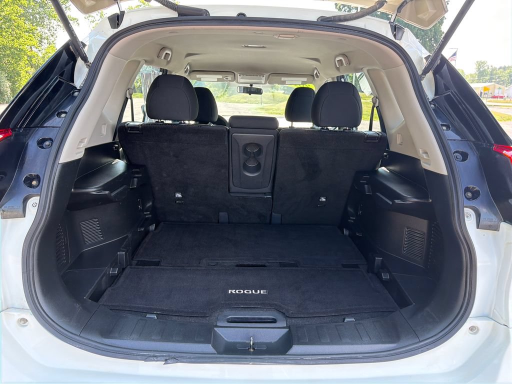 Used 2017 Nissan Rogue S AWD/4WD image 27