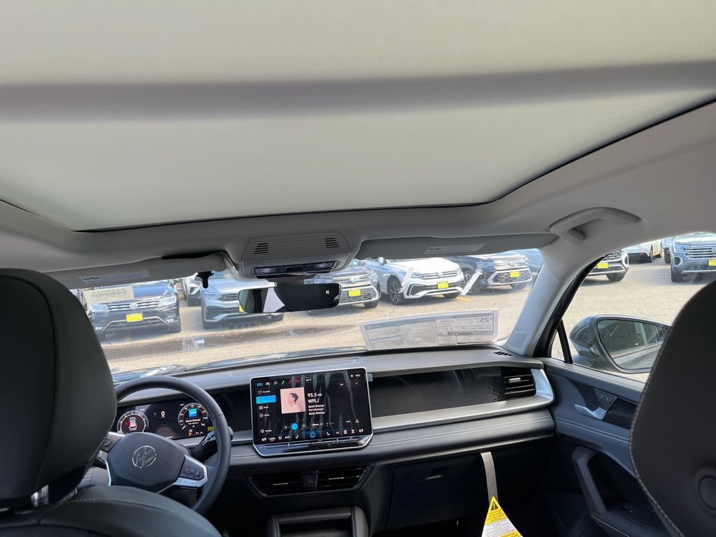 New 2026 Volkswagen Tiguan SE AWD/4WD image 16