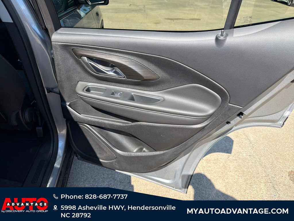 Used 2024 GMC Terrain SLE AWD/4WD image 34