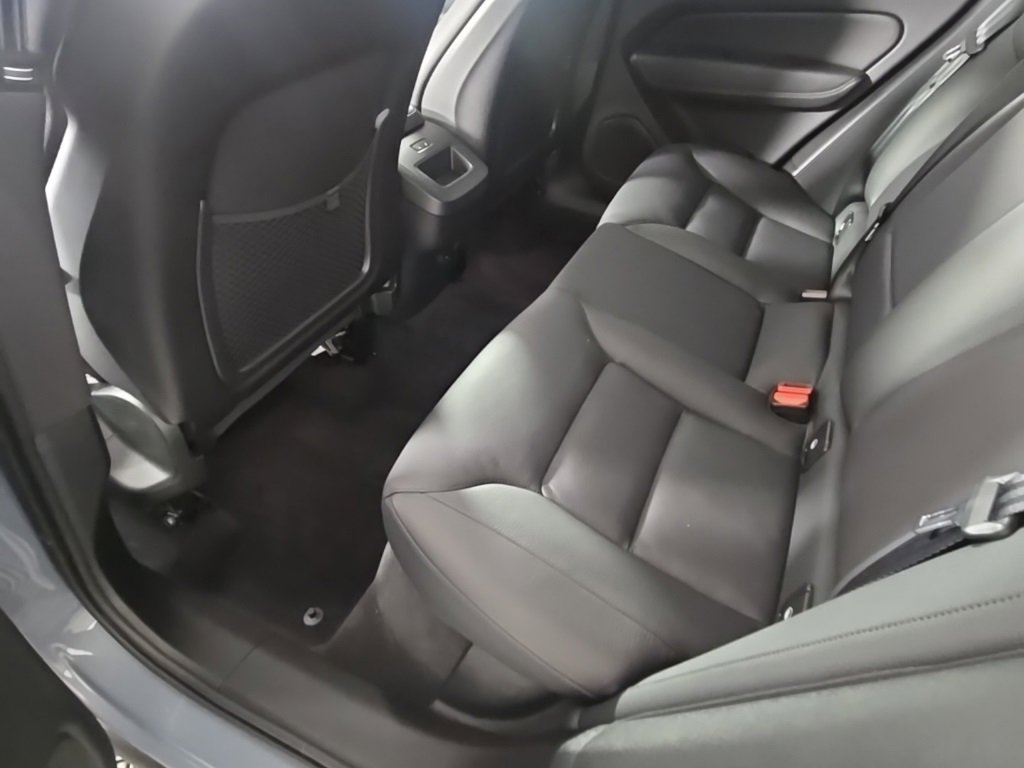 Certified 2023 Volvo XC60 B5 Plus w/ Climate Package image 17