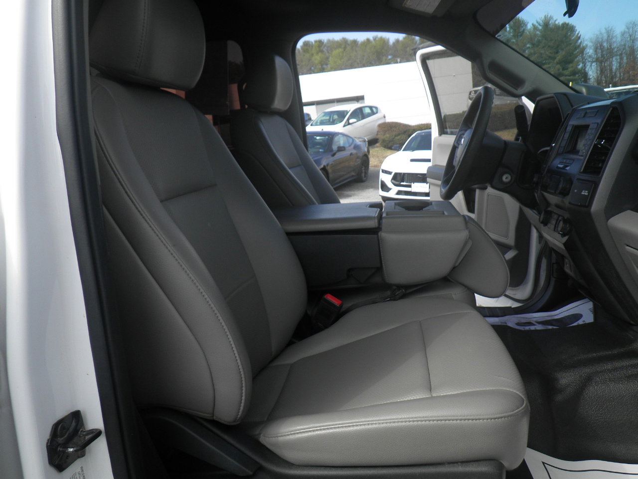 Used 2022 Ford F350 XL w/ Power Equipment Group image 23