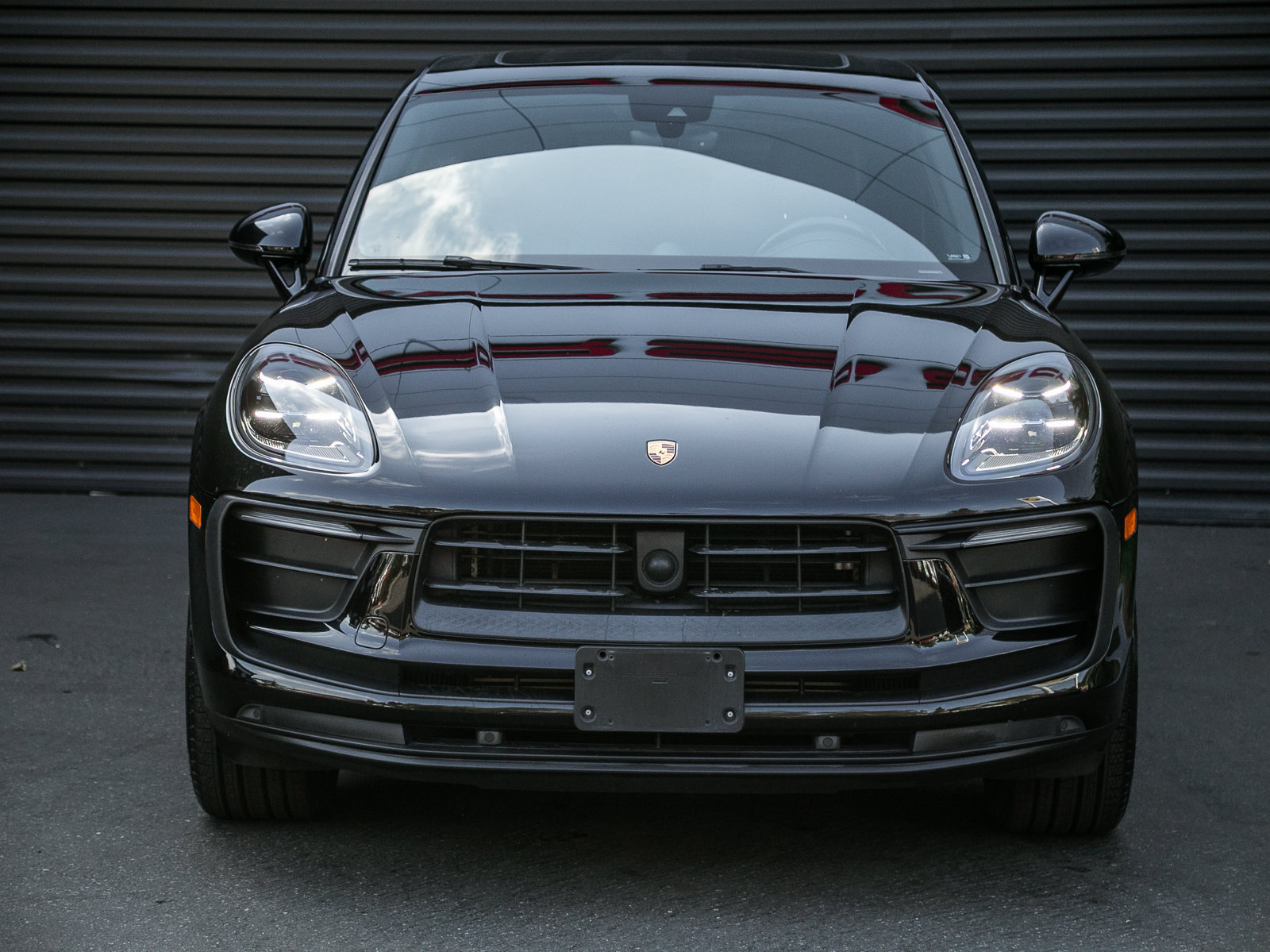 Certified 2023 Porsche Macan AWD/4WD image 7