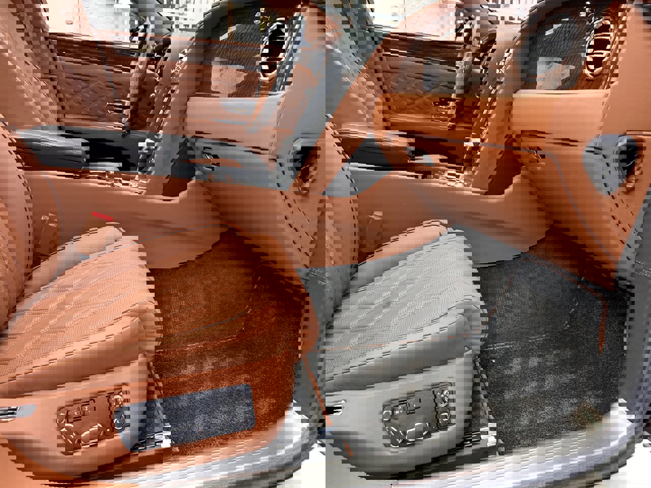 Used 2015 Bentley Flying Spur V8 image 11