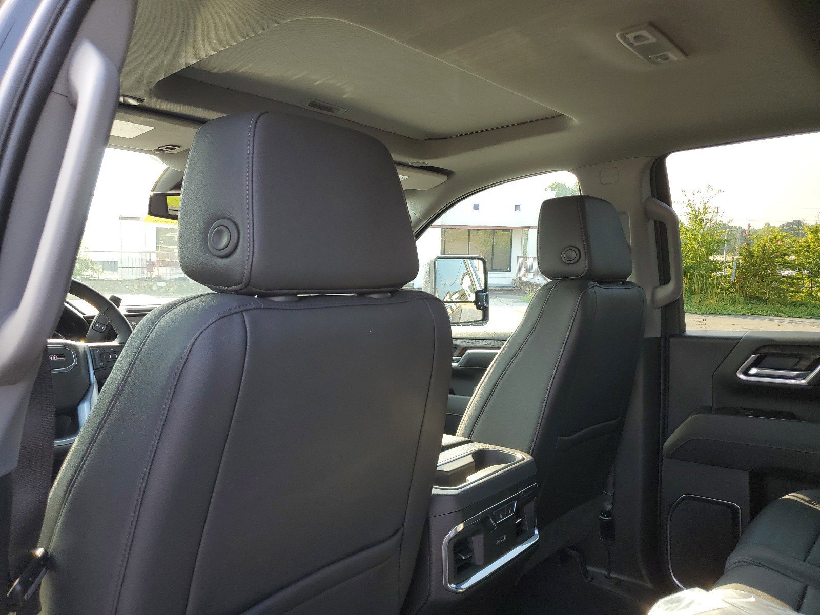 New 2025 GMC Sierra 2500 SLT w/ SLT Premium Package image 12