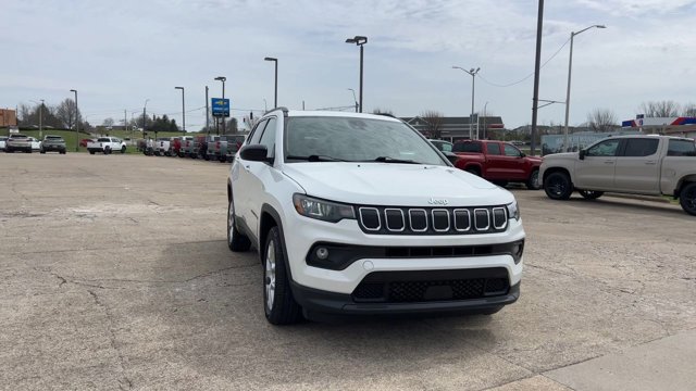 Used 2022 Jeep Compass Latitude w/ Sun and Sound Group image 3