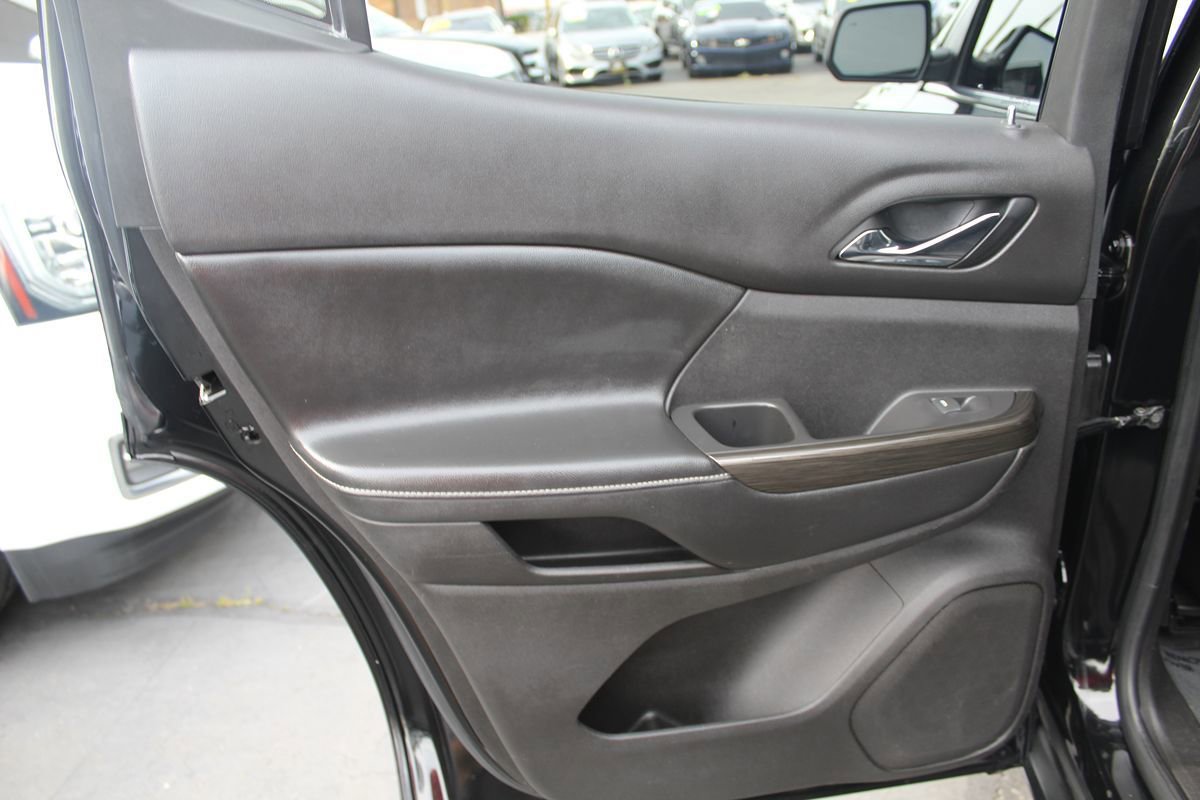 Used 2019 GMC Acadia SLT FWD image 16