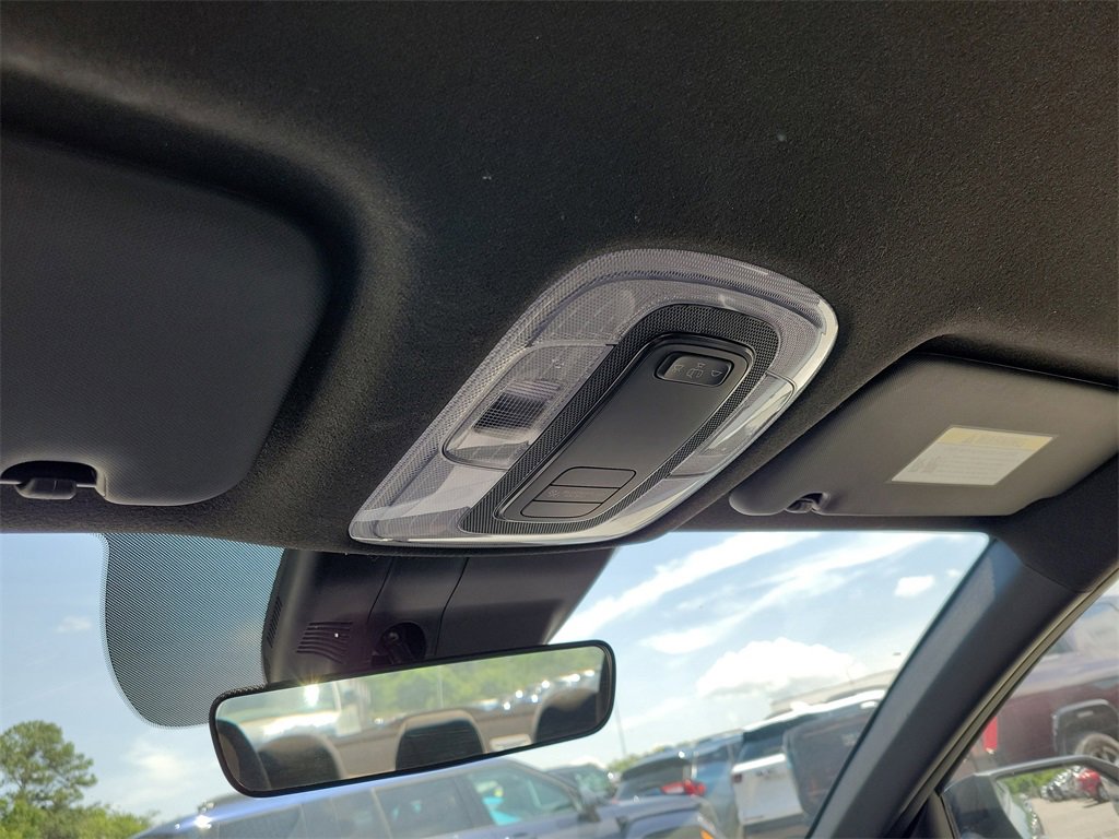 Used 2025 Hyundai Elantra Sport image 27