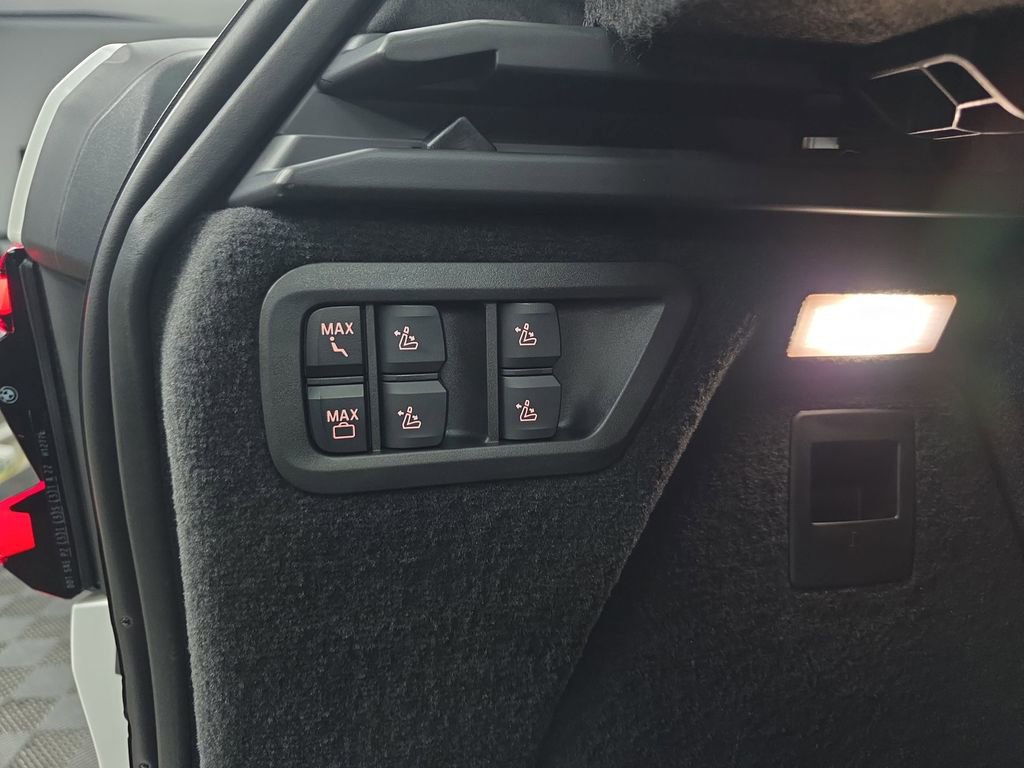 New 2026 BMW X7 M60i image 14